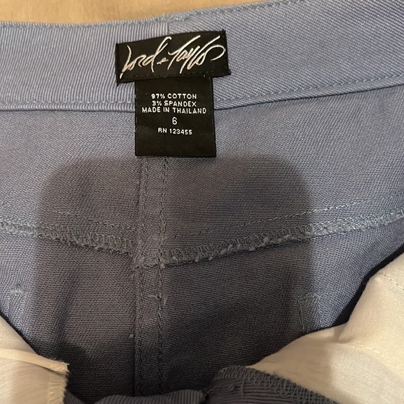 Lord & Taylor Denim Light/Medium Blue Skirt. Size 6 - Picture 3 of 7